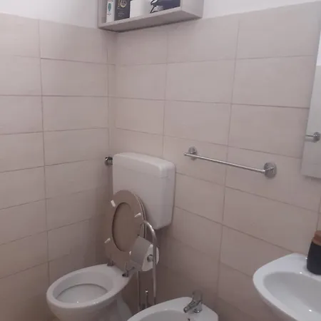 La Casa Di Ema Apartment *